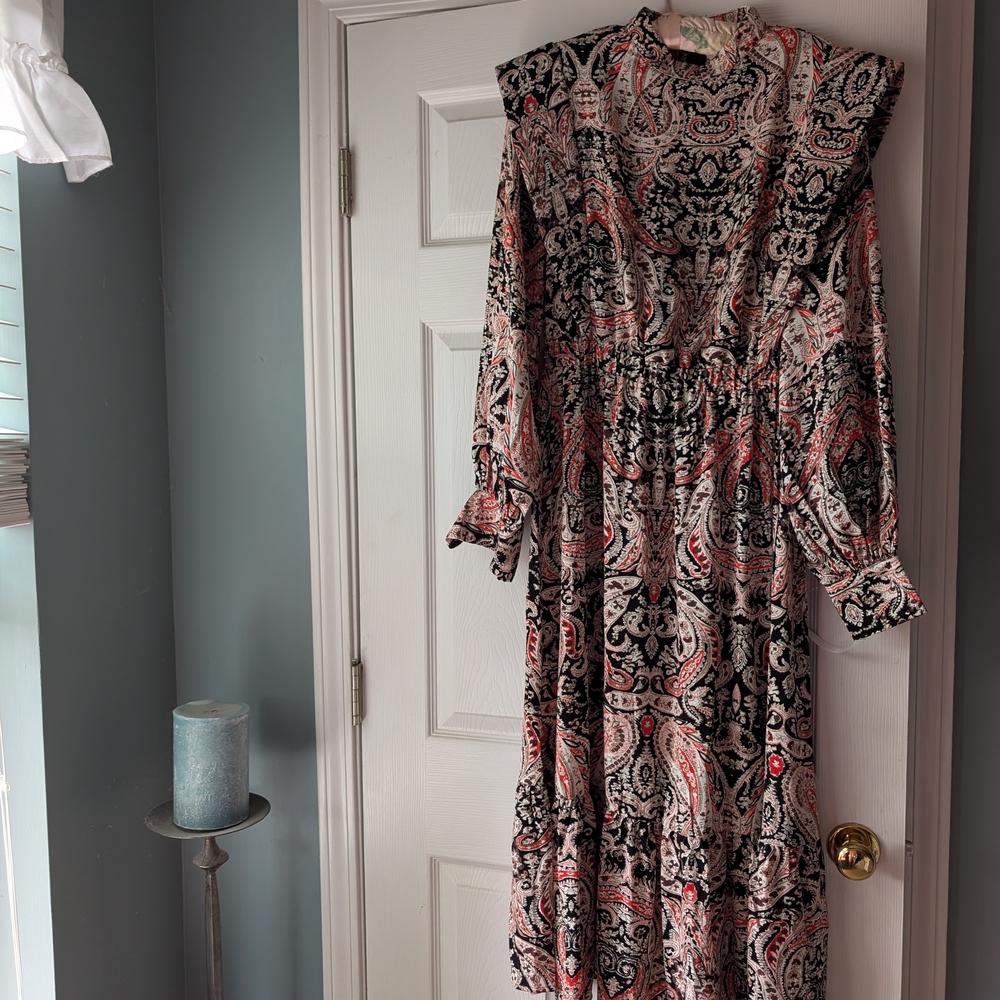 Missguided+ Black and Red Paisley Long Sleeve Dress